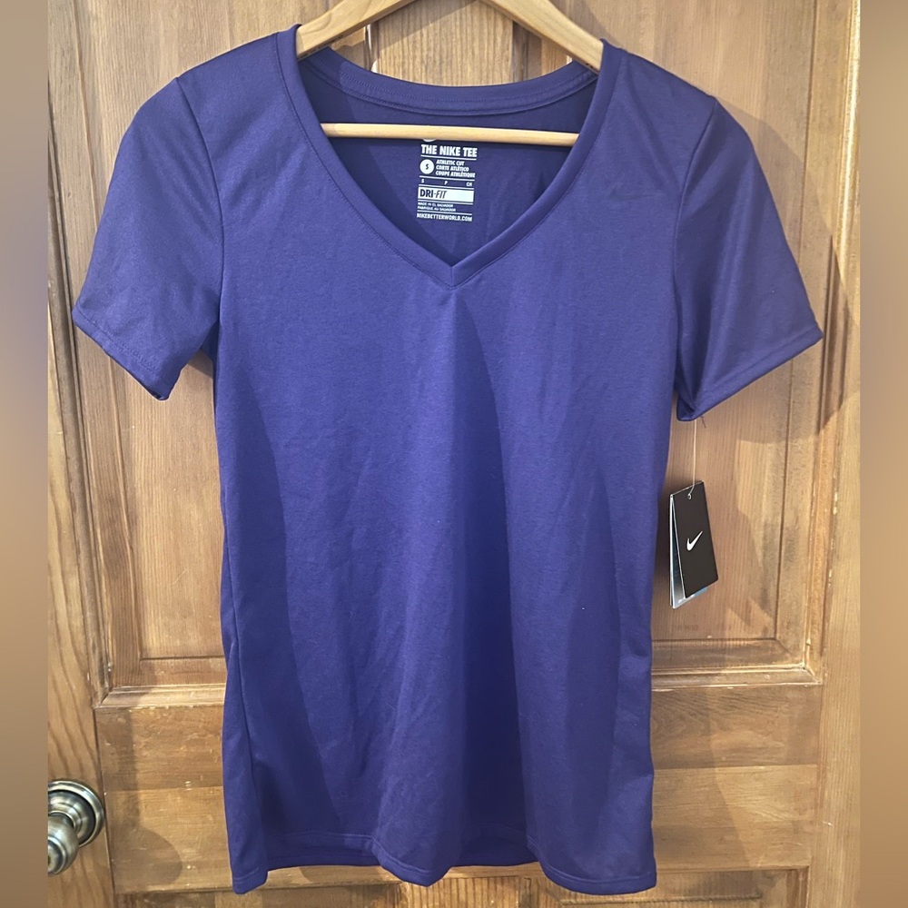 🔆 4/$25 🔆 Nike Dri-Fit Short Sleeve Purple V Neck Tee, Women’s Small